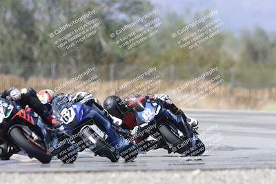 media/Oct-05-2025-CVMA (Sun) [[beeef4f201]]/Race 10-Formula Lightweight Twins Shootout/